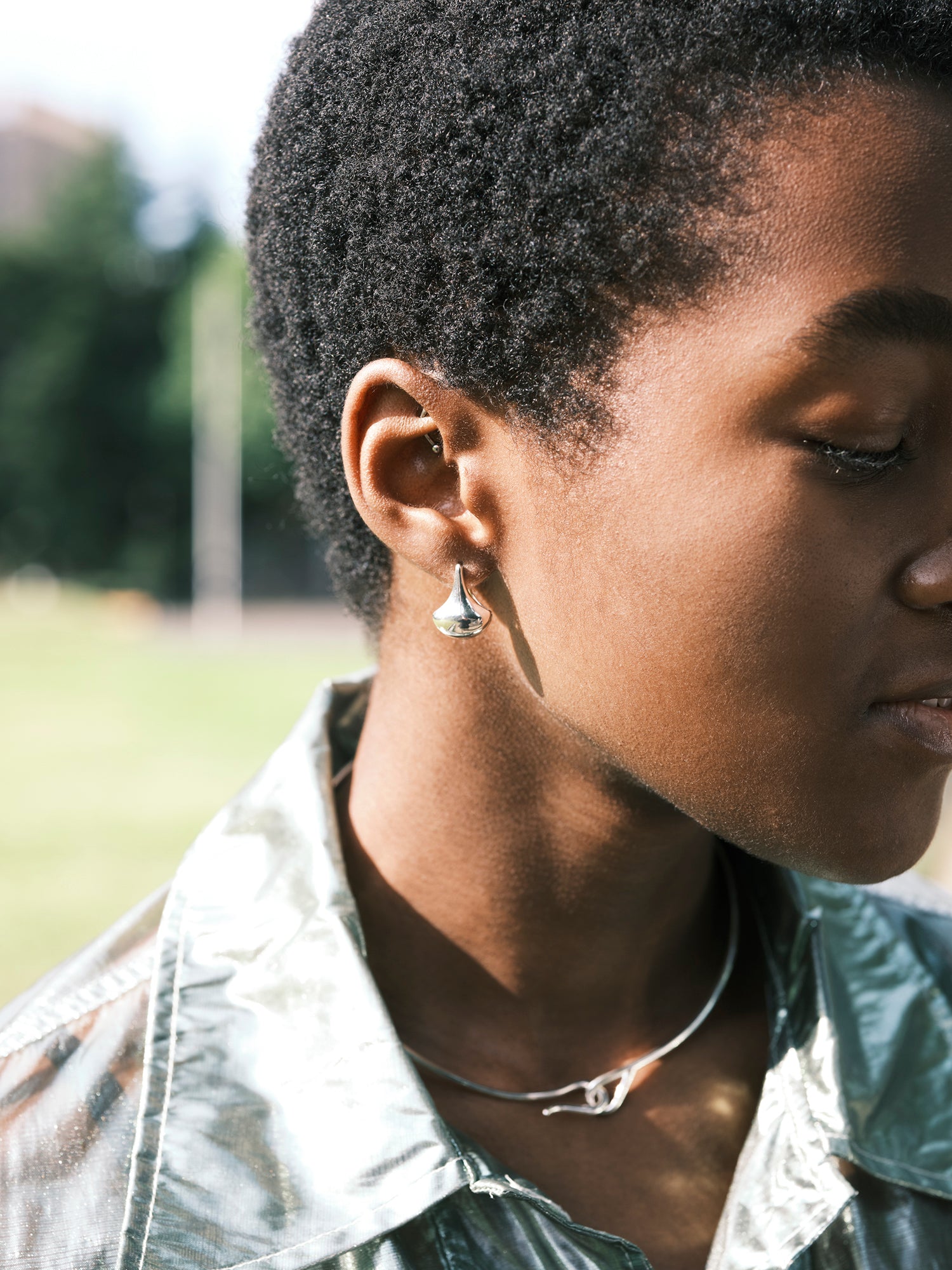 【KAREN MILLEN】チャンキーステートメントドロップ ピアス Chunky Statement Square Stud Earring | Karen Millen